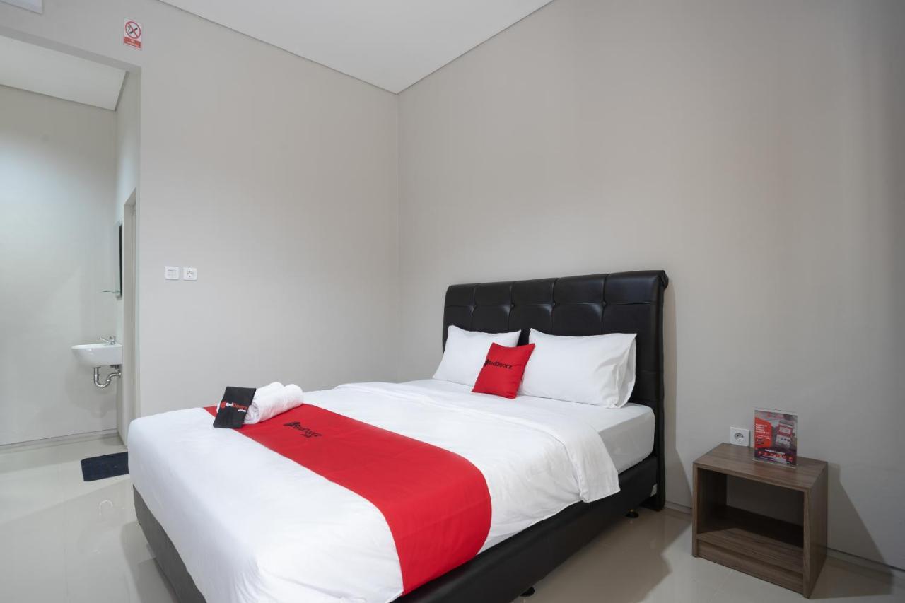 Reddoorz Plus Near Jiexpo Kemayoran Jakarta Extérieur photo