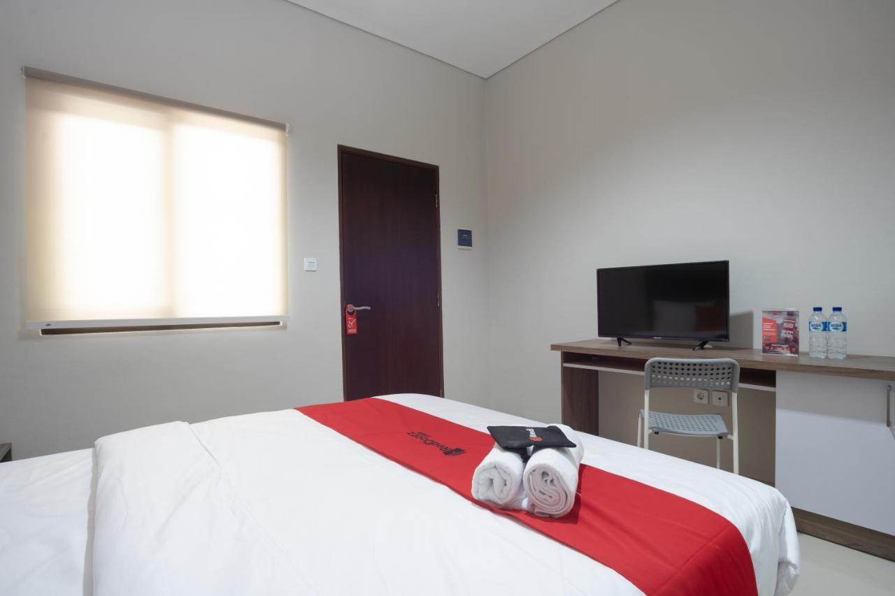 Reddoorz Plus Near Jiexpo Kemayoran Jakarta Extérieur photo