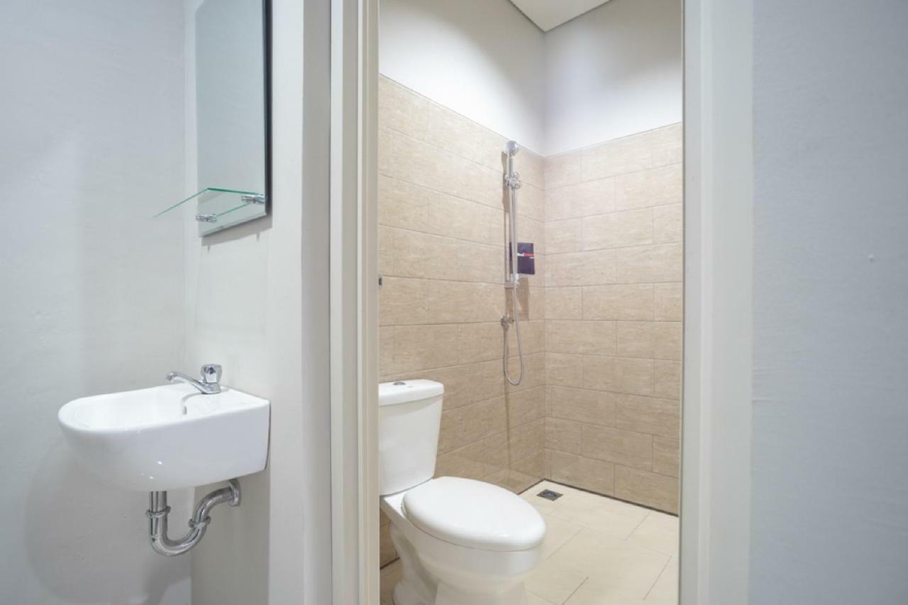 Reddoorz Plus Near Jiexpo Kemayoran Jakarta Extérieur photo